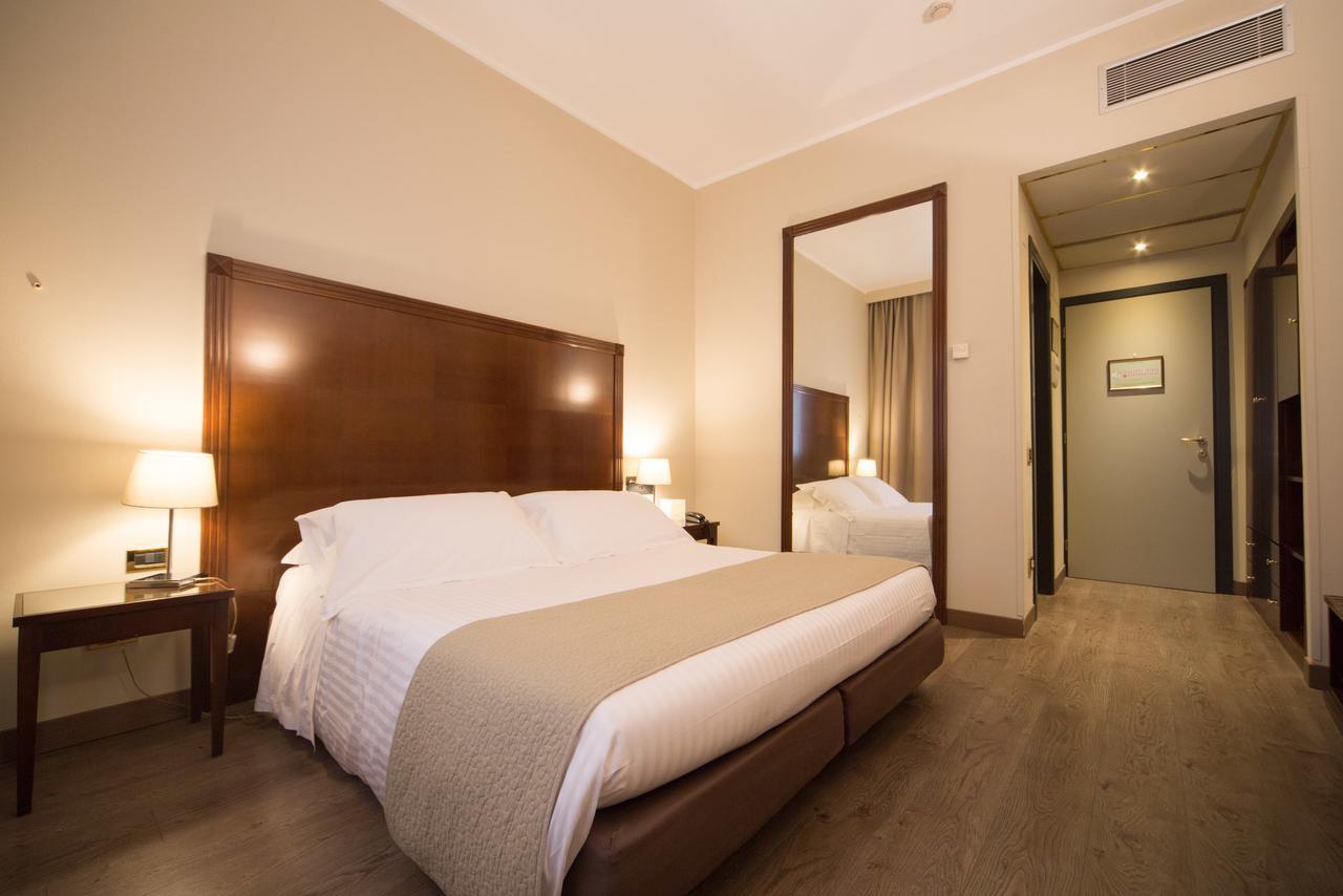 Hotel Motel Ascot ลิสโซเน ภายนอก รูปภาพ