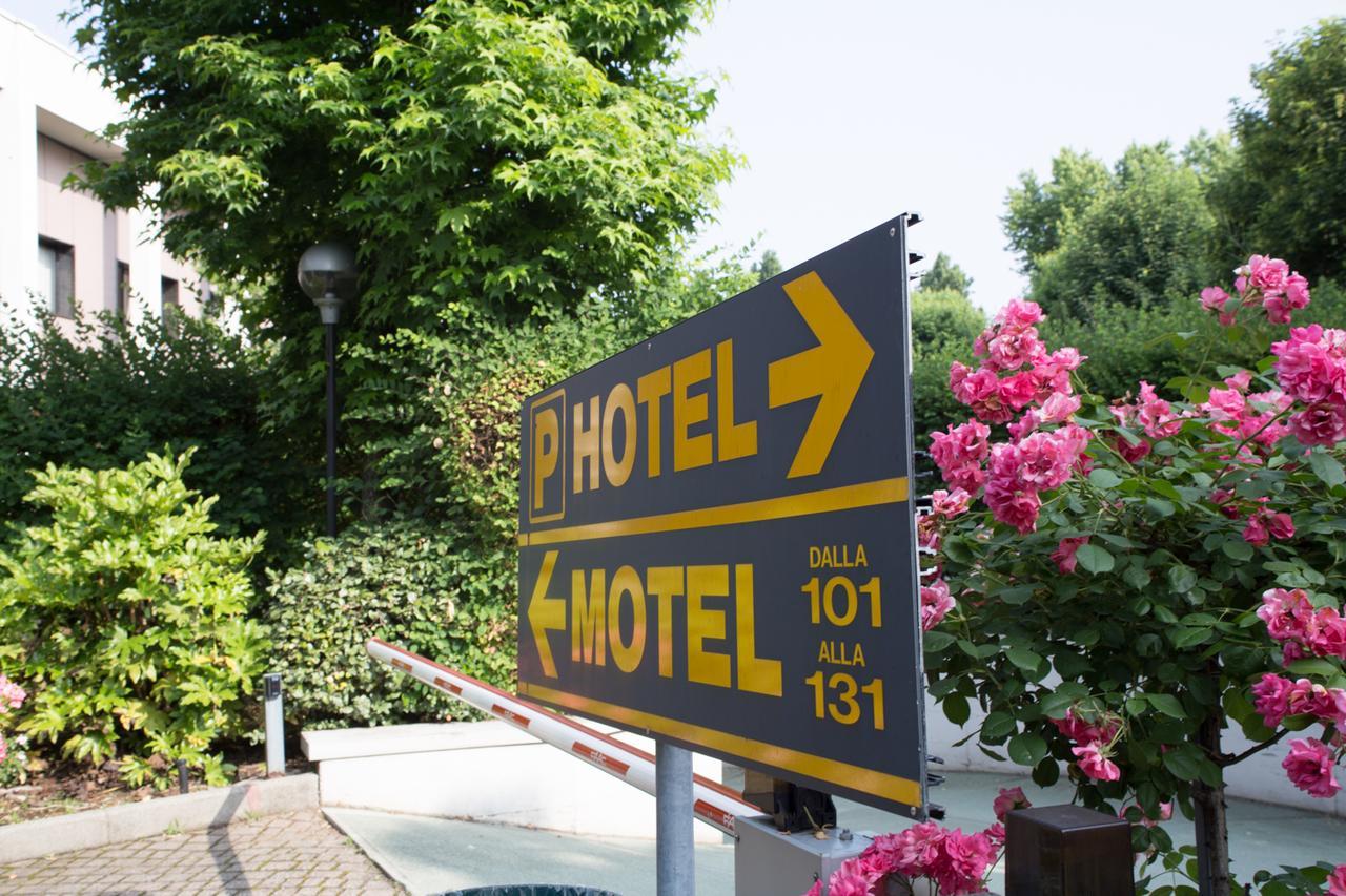 Hotel Motel Ascot ลิสโซเน ภายนอก รูปภาพ